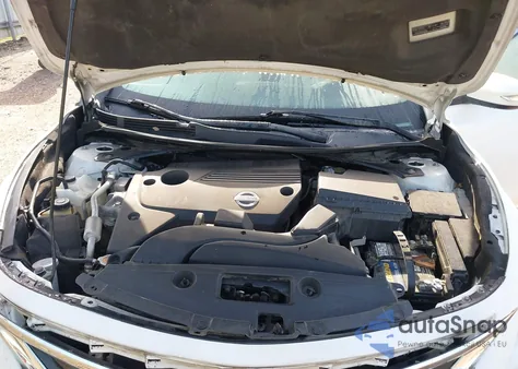 2015 Nissan Altima 2.5 Sv из США, поврежденный, VIN 1N4AL3AP2FC256954